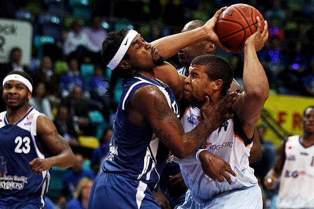 不仅多次打 不仅多次打